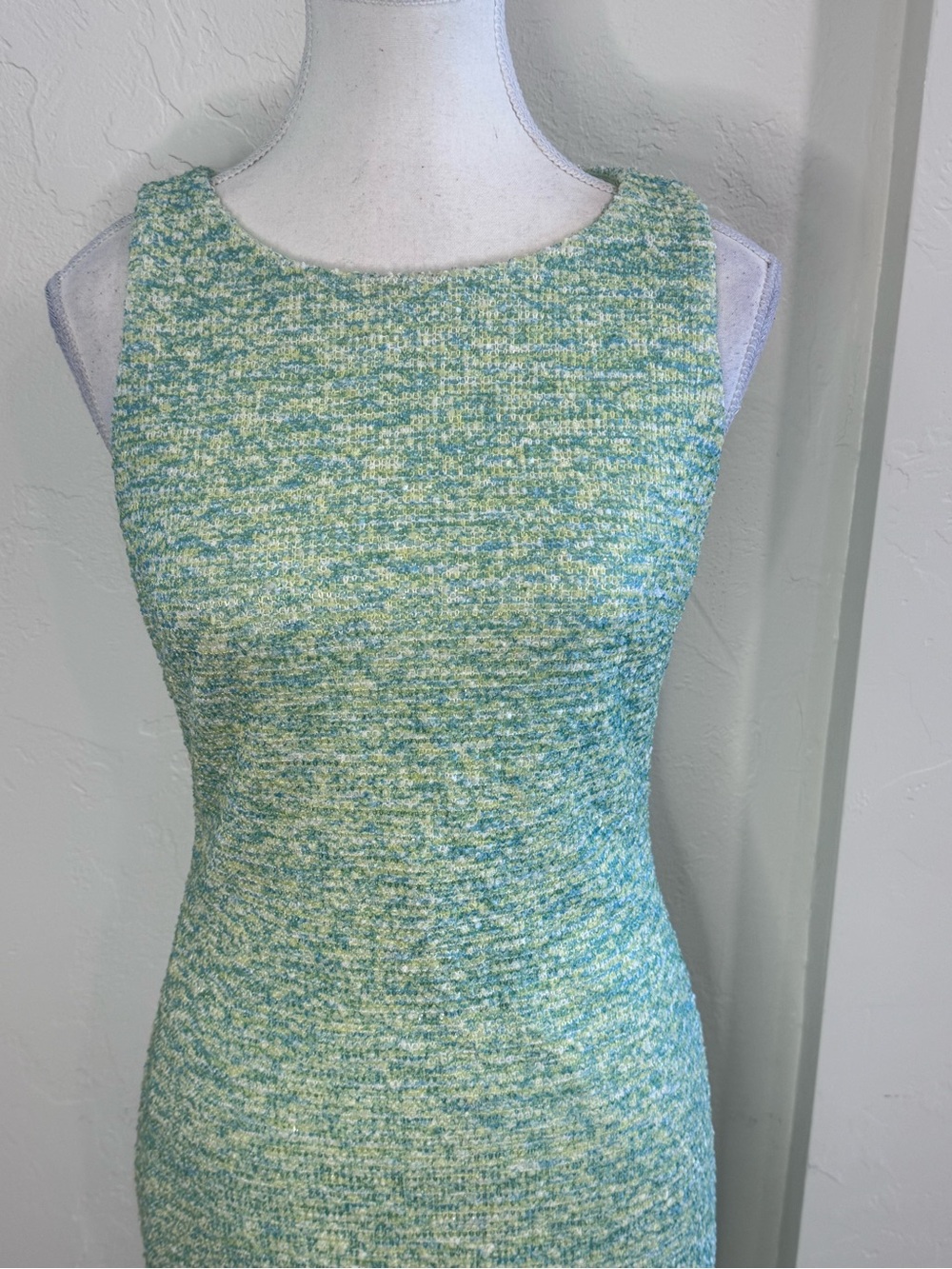 Belle Badgley Mischka Textured Sheath Dress Size 2 Green Blue Sleeveless